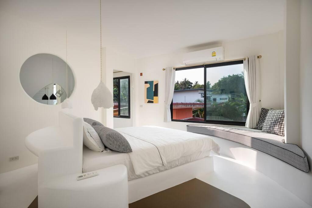 Villa Le Cerf Dore Hinkong Екстер'єр фото